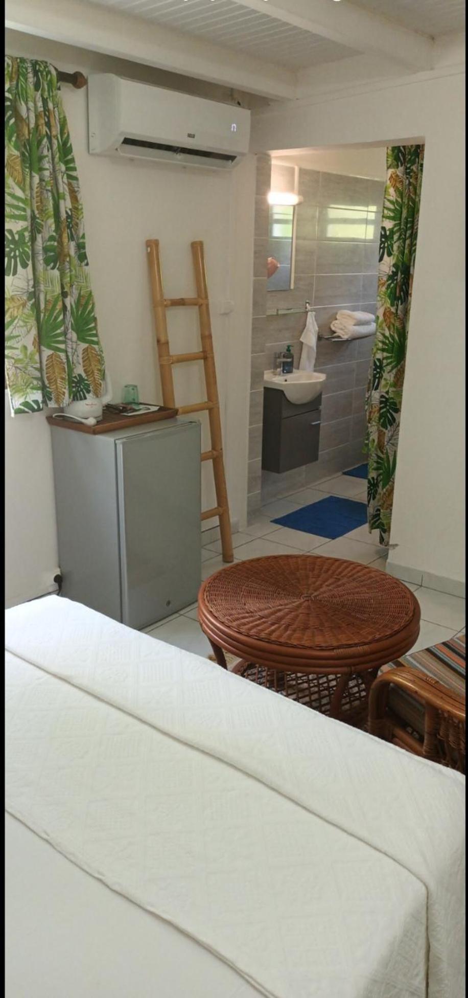 Chambre Climatisee Bouillante Exterior photo